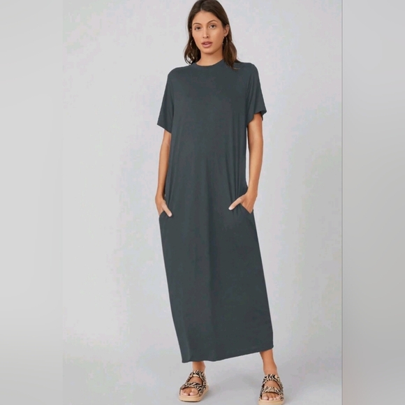 Elegant Black Maxi Dress - Picture 1 of 2